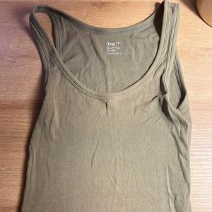 Brand Gap size XS tank in army green